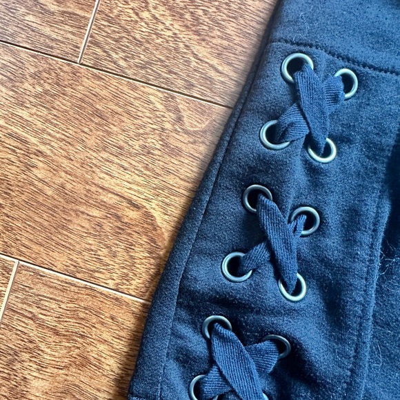 Ricki’s Rock & roll sweater - Picture 2 of 3